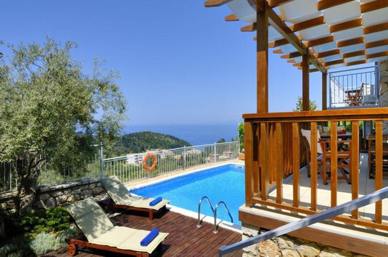 Agios Nikitas Resort Villas Exteriör bild